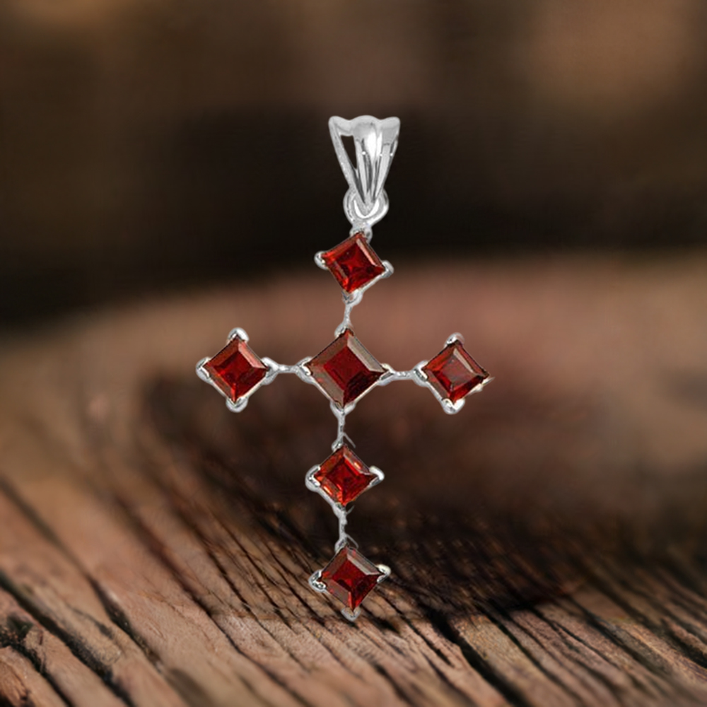 925 Solid Silver Pendants In Garnet Gemstone Jewelry 925SP1679
