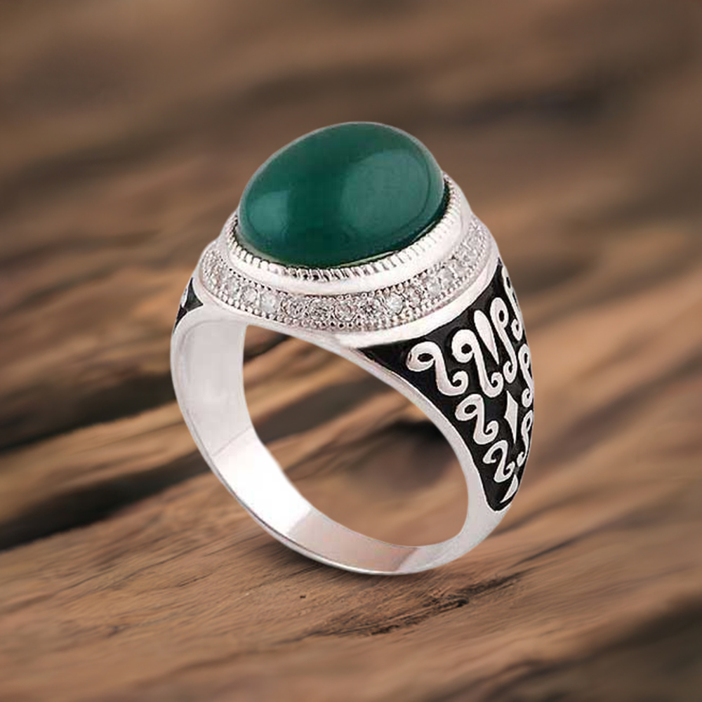 ️925 Sterling Silver Green Stone deals Ring