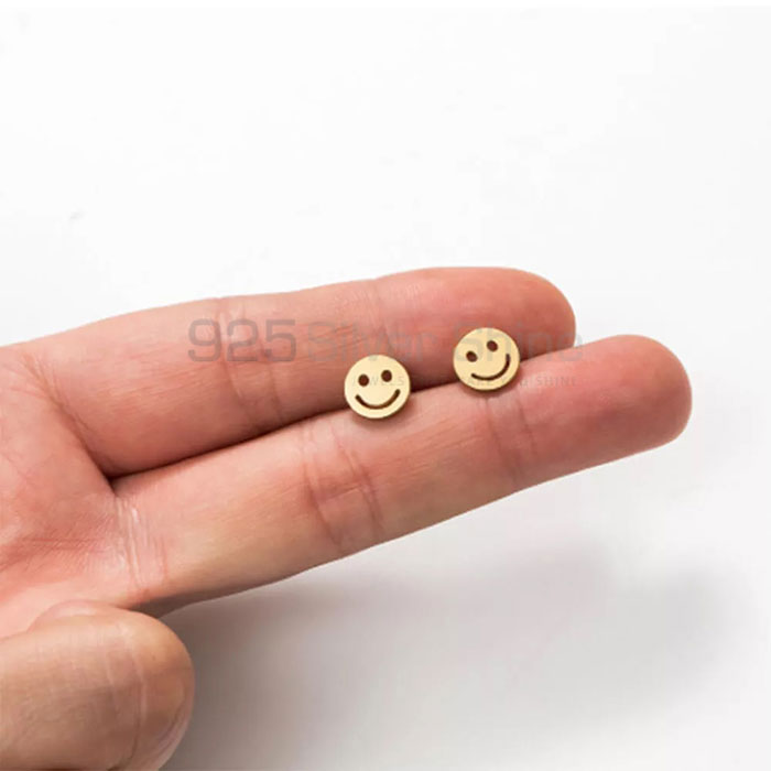 Smiley Charm Stud Earring In Sterling Silver SMME431_0
